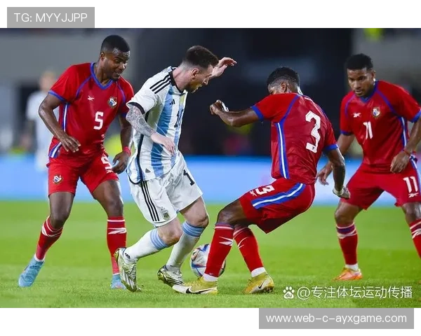 伊朗球员被雪砸中仍坚持比赛，获全场掌声，伊朗踢中国把球停在球门口