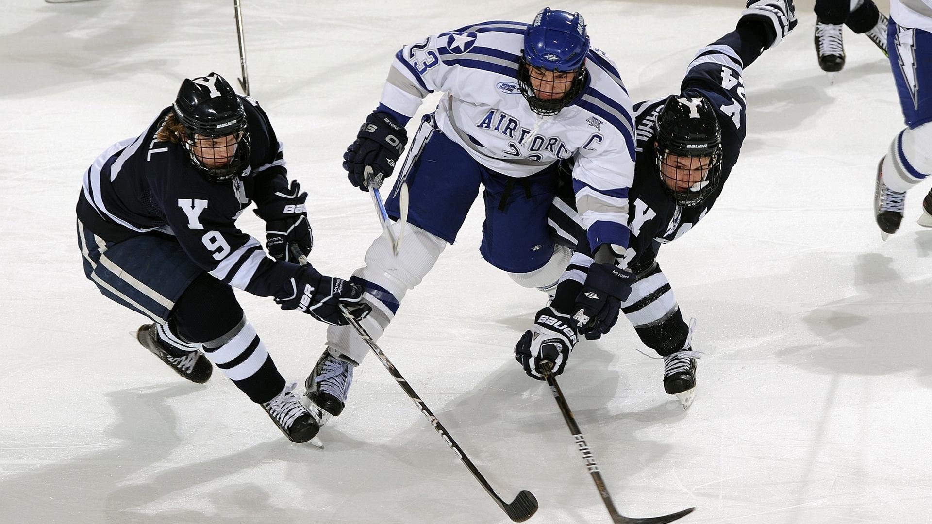 北京鸭与辽宁队季后赛激烈交锋,北京鸭篮球战绩
