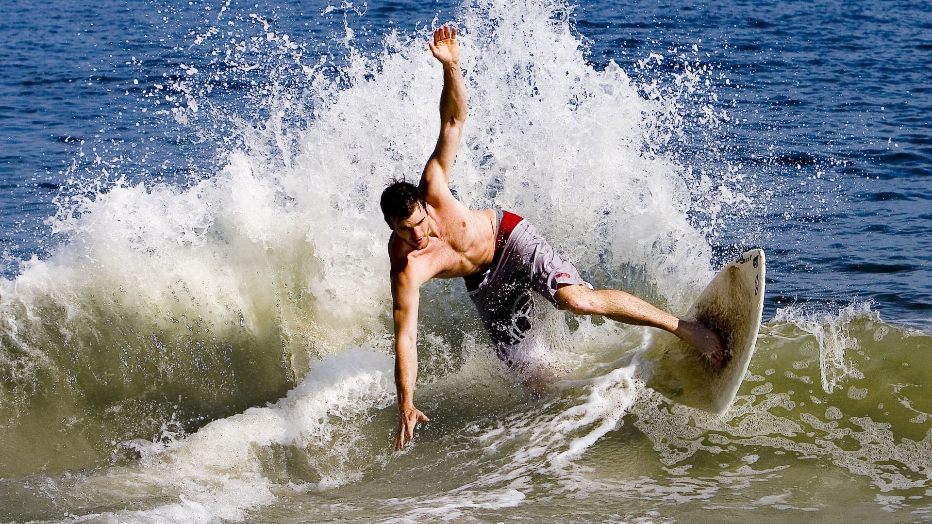 中国男篮加强进攻多样化培养适应国际比赛节奏，中国男篮要求